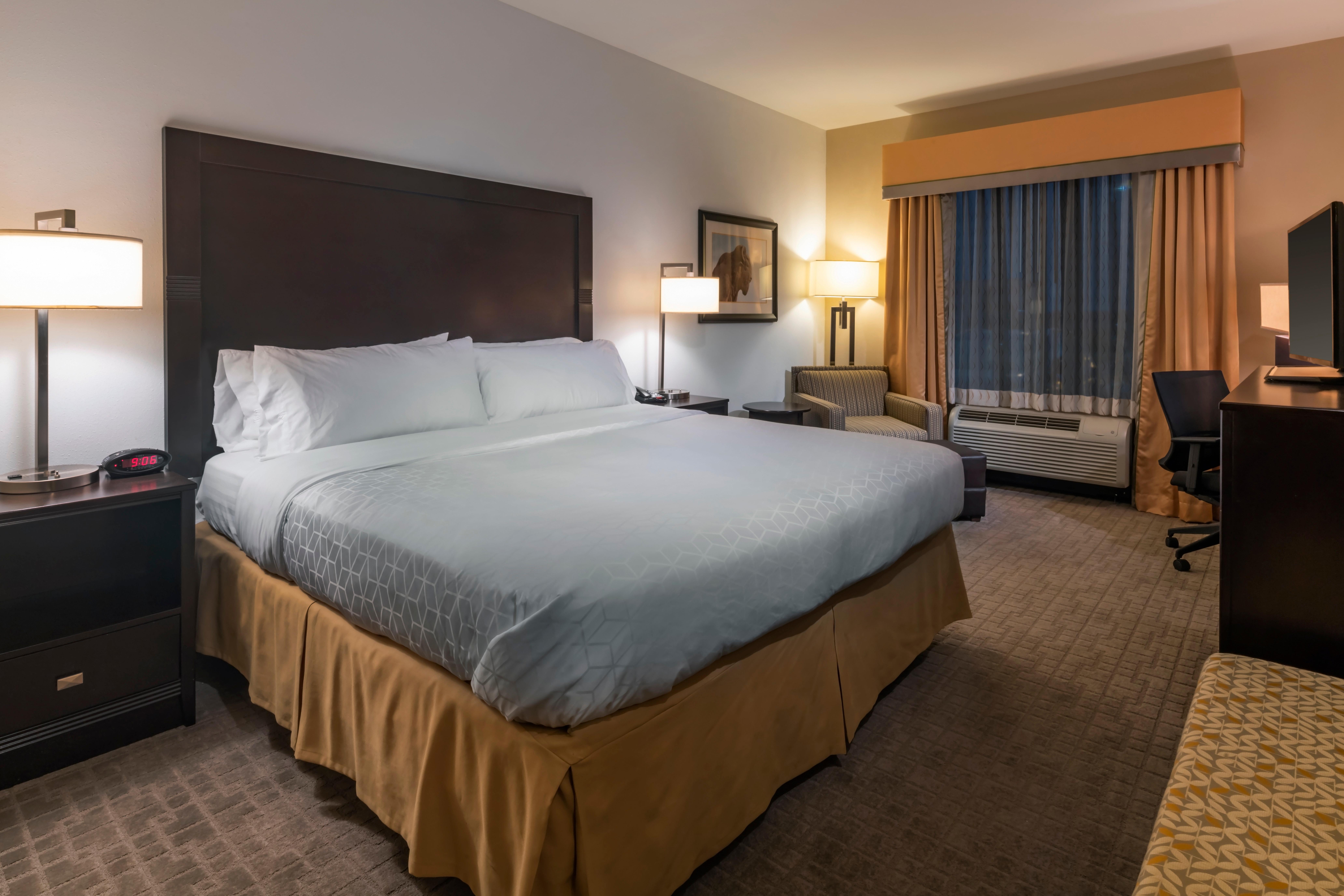 Holiday Inn Express Hays By Ihg Bagian luar foto